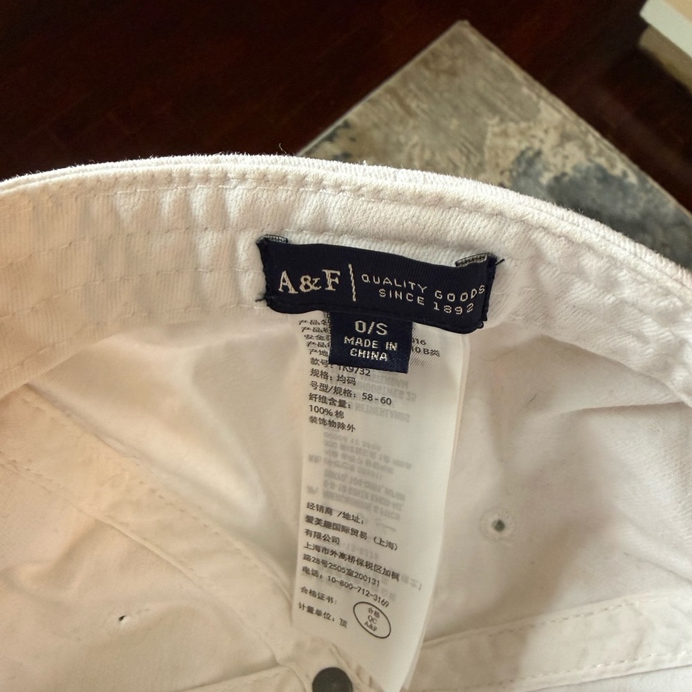 Abercrombie & Fitch Classic White Hat - Picture 3 of 4